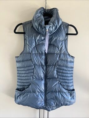 Lululemon Fluffin Awesome Down Vest Blue Denim size 8
